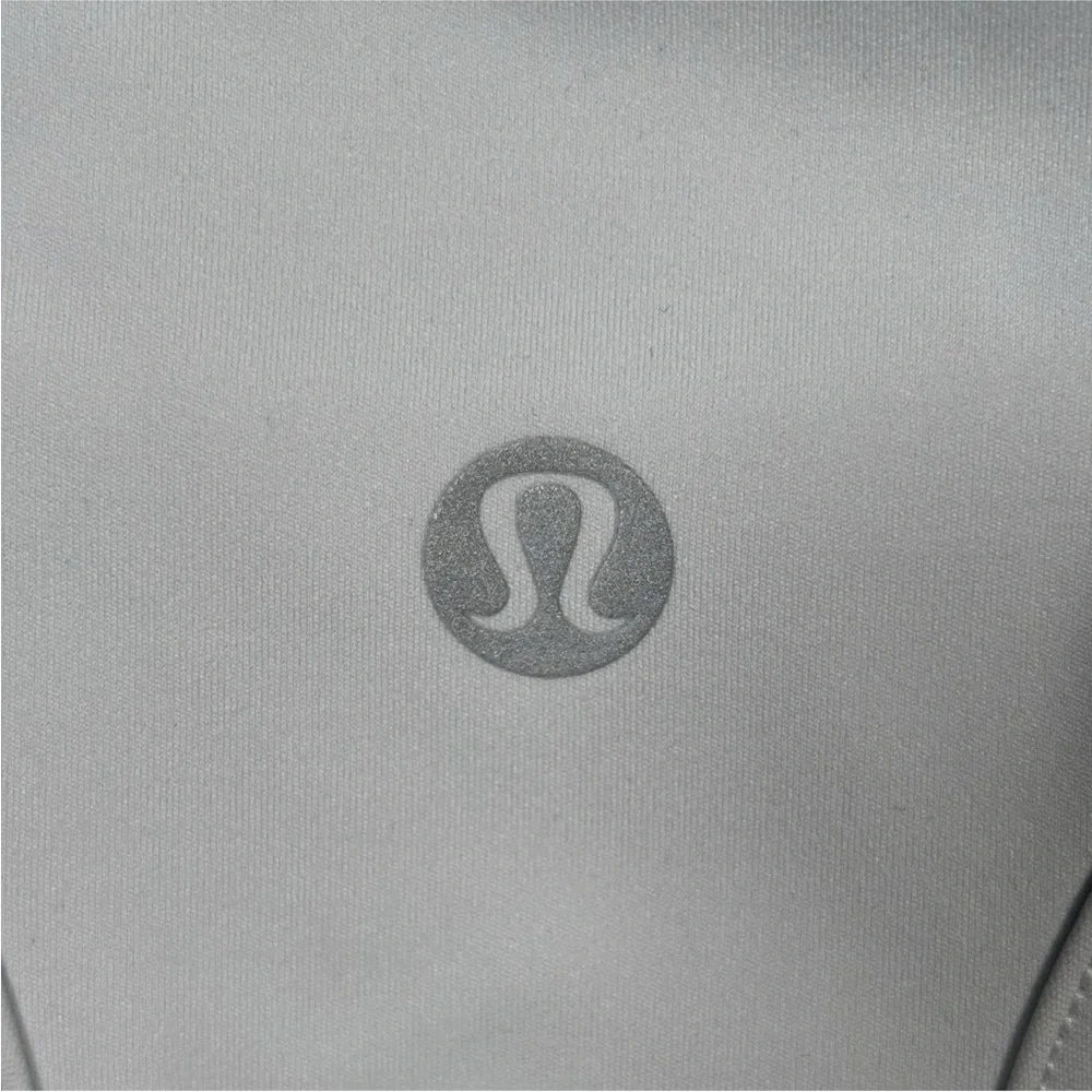 Lululemon Nulux Racerback Cropped Tank  Women’s Xsmall (0/2) Vapor Light Gray - Picture 8 of 10